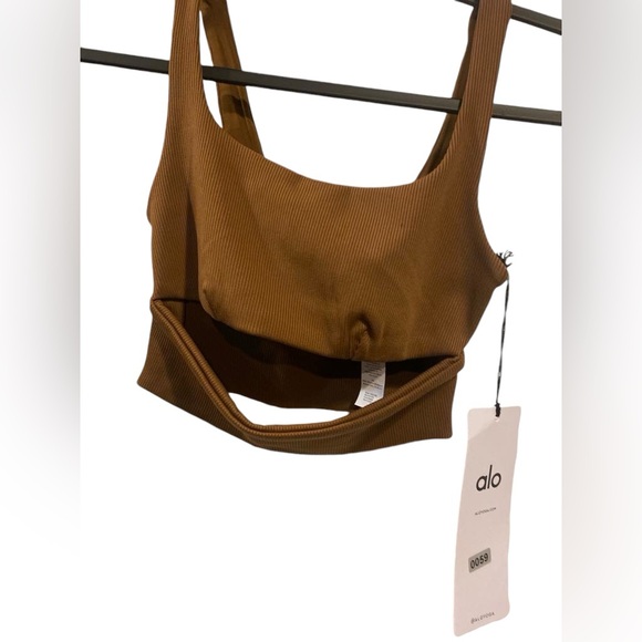NWT Alo Yoga sports bra Size XS - Picture 2 of 5